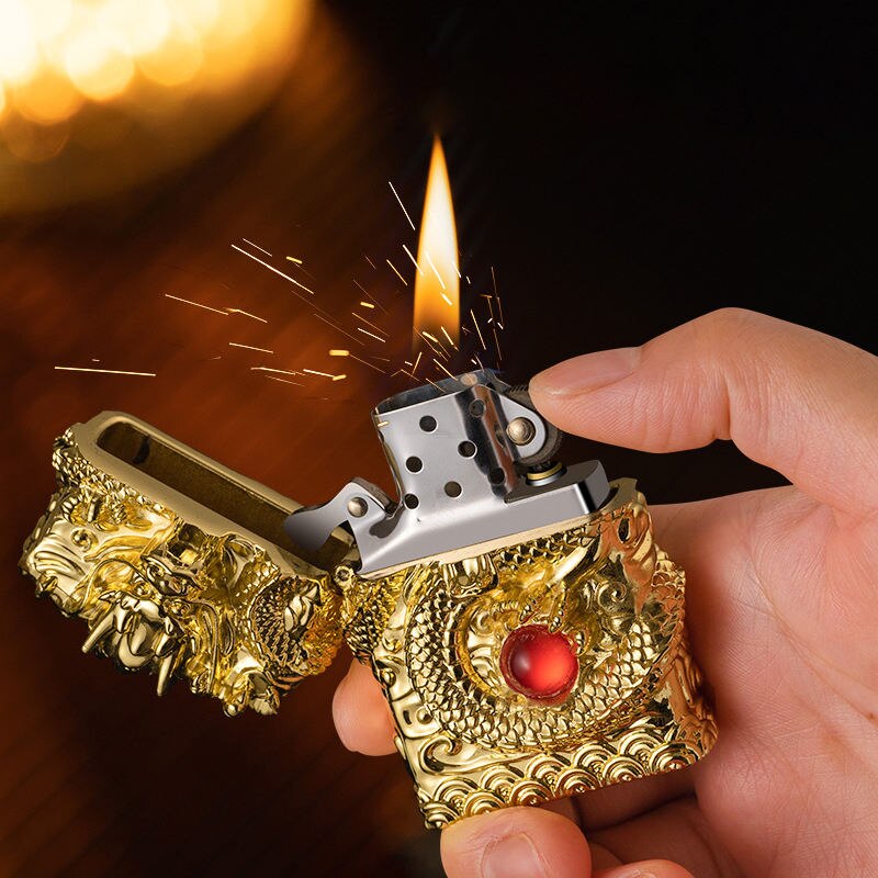 Heavy Armor Dragon Embossed Metal Shell Wheel Kerosene Lighter Men Gadgets Kerosene Oil Gasoline Pattern Lighter