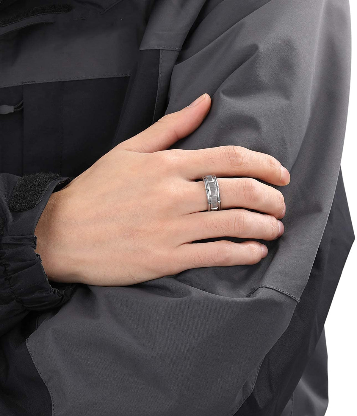 Fashion Men 8mm Black Tungsten Wedding Celtic Dragon Ring Inlaid Green Zircon Punk Men Stainless Steel Green Carbon Fibre Ring