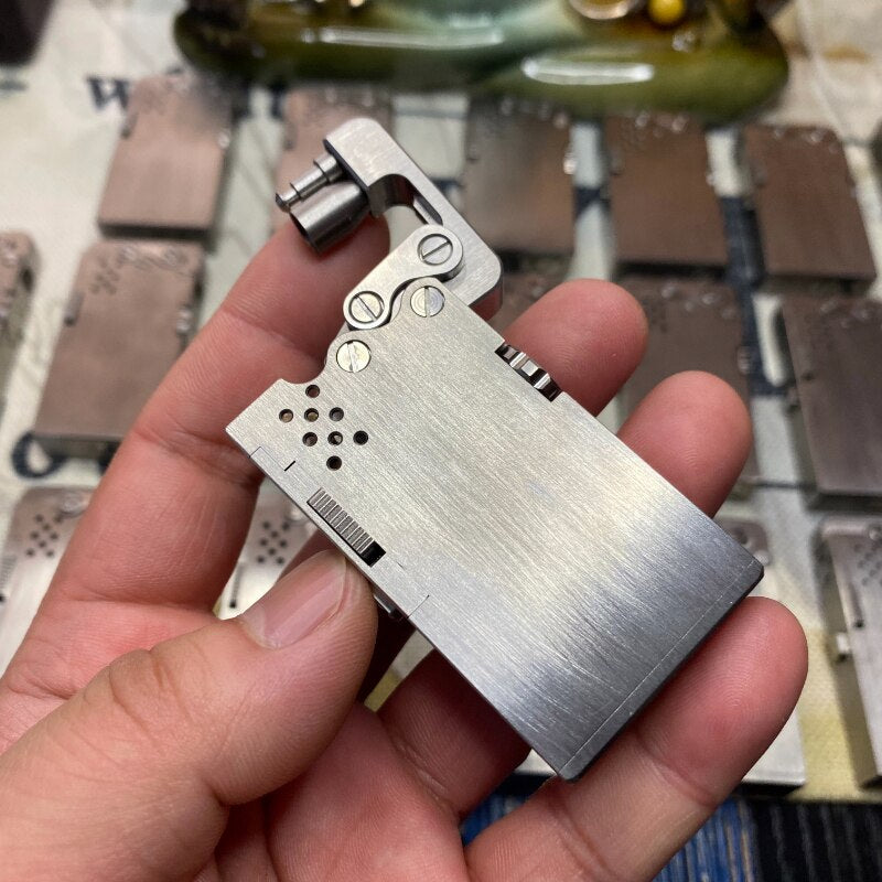 Manual Titanium Alloy Dragon Tongue Automatic Kerosene Lighter One-button Automatic Ignition Military Machinery Lighter