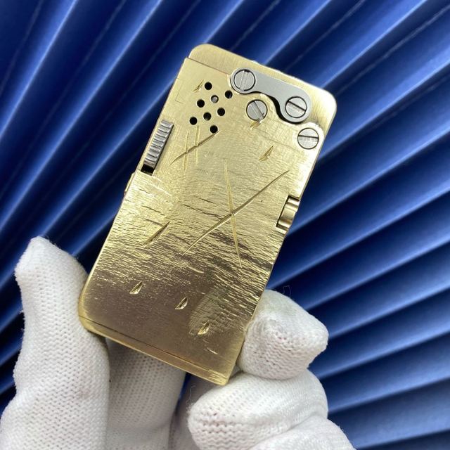 Manual Titanium Alloy Dragon Tongue Automatic Kerosene Lighter One-button Automatic Ignition Military Machinery Lighter