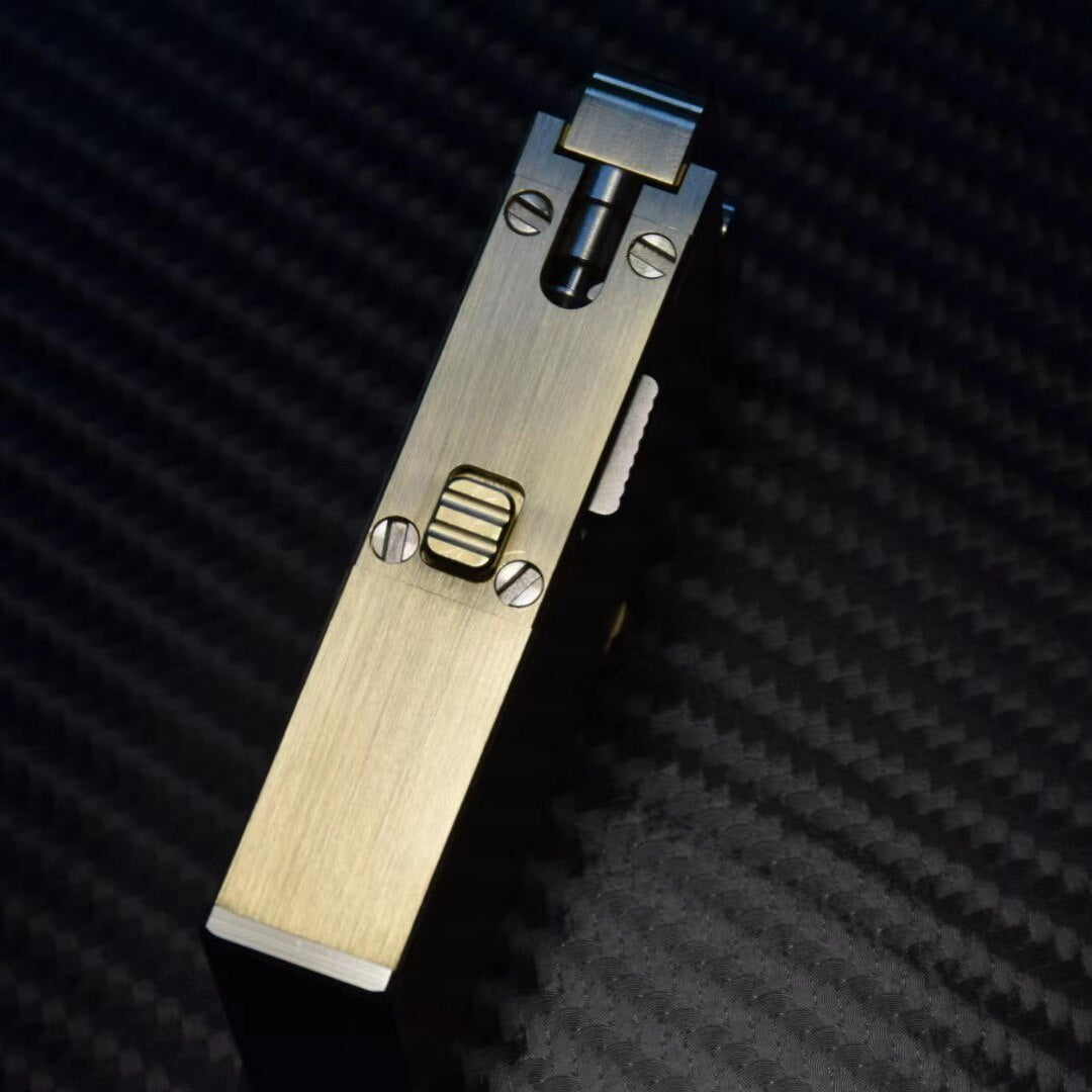 Manual Titanium Alloy Dragon Tongue Automatic Kerosene Lighter One-button Automatic Ignition Military Machinery Lighter